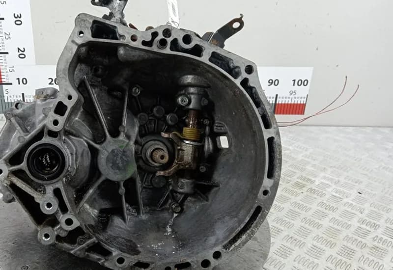 МКПП Toyota Aygo 1 · OEM 303000H020 — фото 1